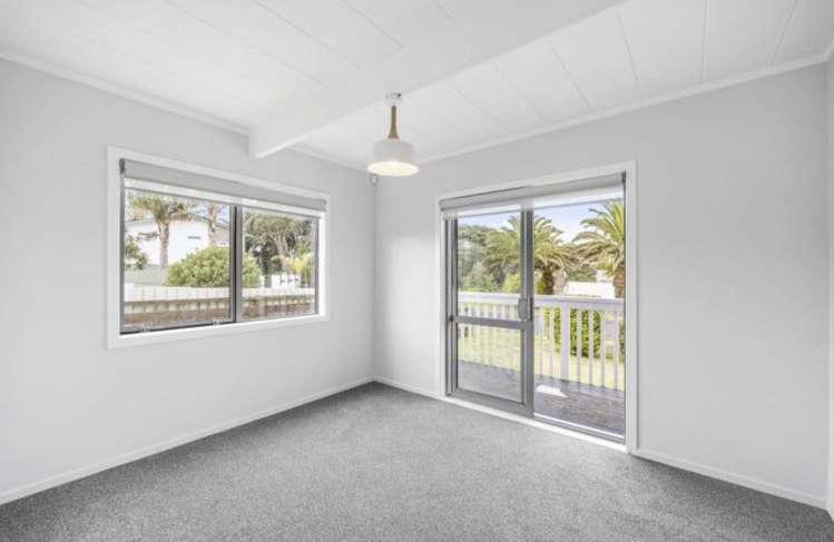 7 & 7A Litchfield Place Clarks Beach_3