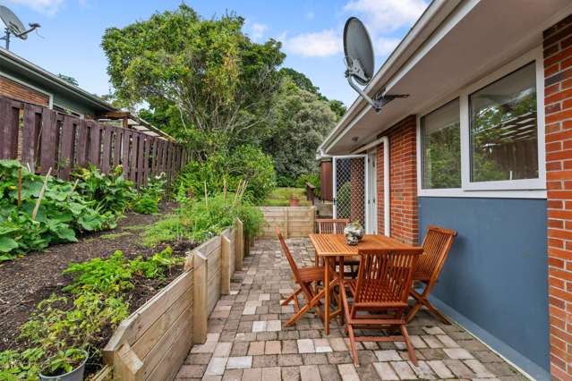 Light, Modern & Move-In Ready!