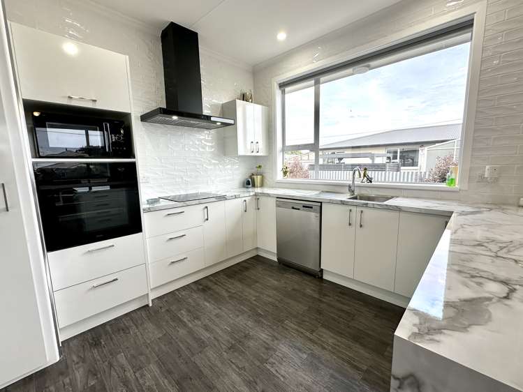 397 North Road Waikiwi_15