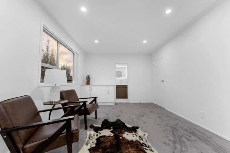 12 Ozich Avenue Te Atatu South_8