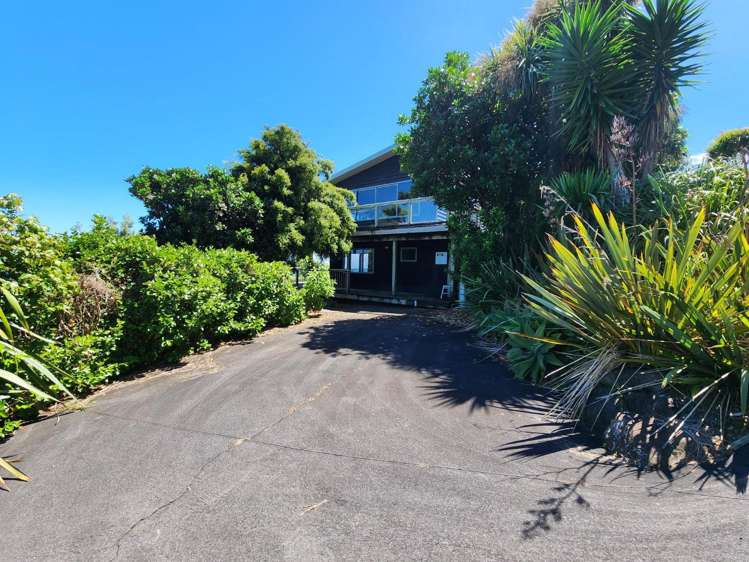 2/8 White Cliff Bay Urenui_1