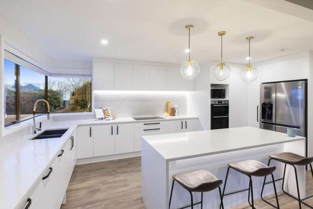 54 Regency Crescent Redwood_3