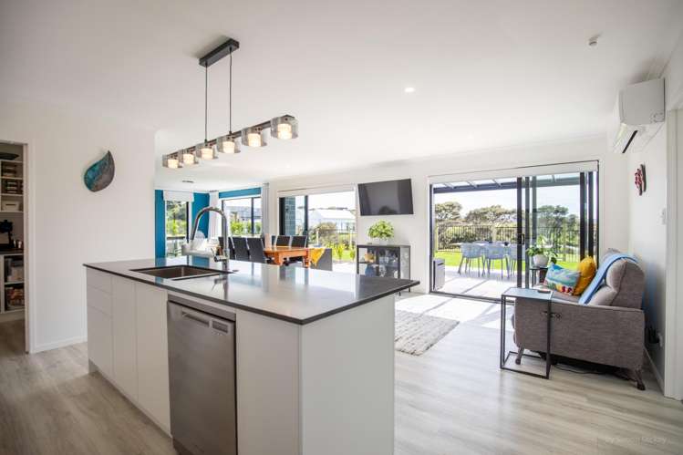 15 Ruruhi Street Raglan_8