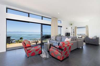 3 Lighthouse View_2