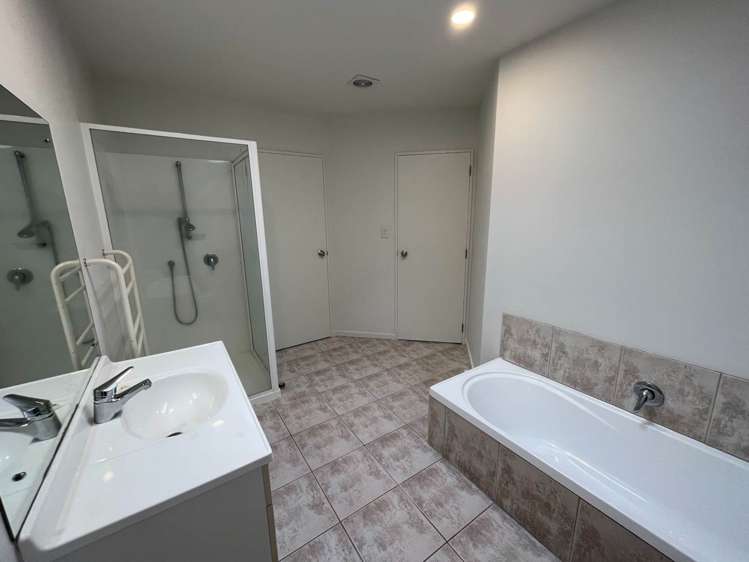 48 Palmgreen Court Stanmore Bay_13