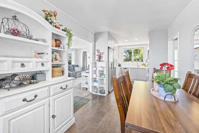 13 Helleur Road Massey_3