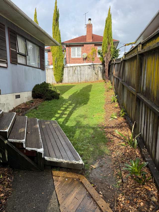  2/21 Hall Road Glenfield_2