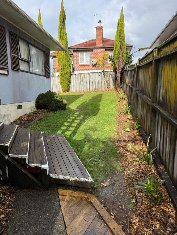  2/21 Hall Road Glenfield_2