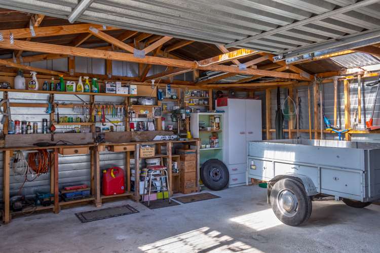 381 High Street South Carterton_13