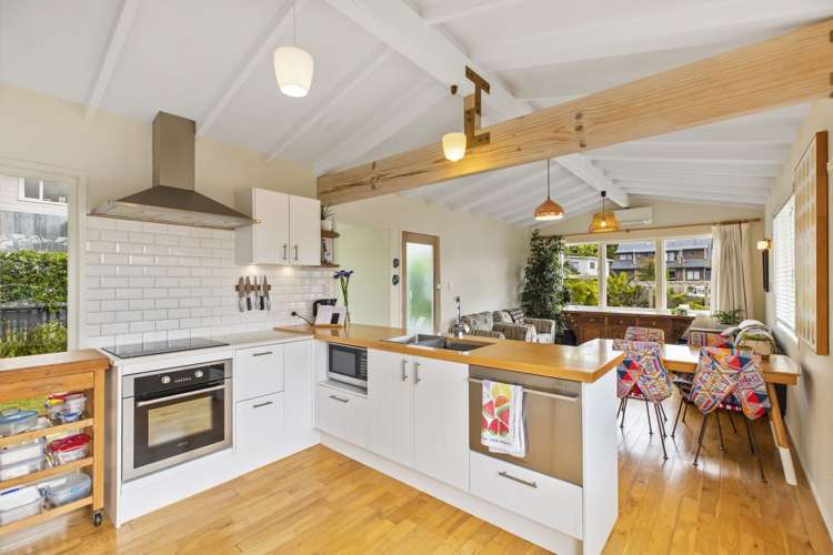 2/24 Shetland Street Glen Eden_5