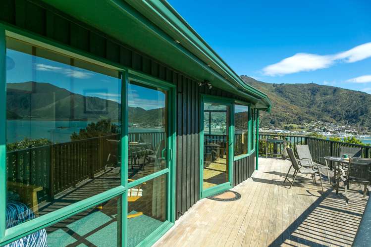 215 Queen Charlotte Drive Havelock_18