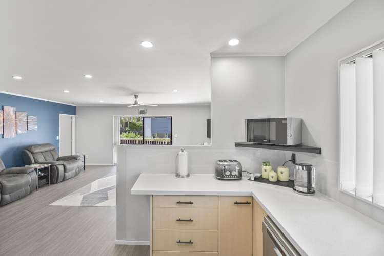 96 Brian Crescent Stanmore Bay_2