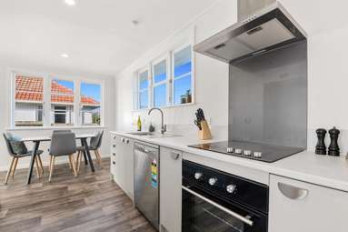 117 Devon Street West_4