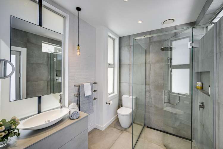 8 Kowhai Road Bluff Hill_13