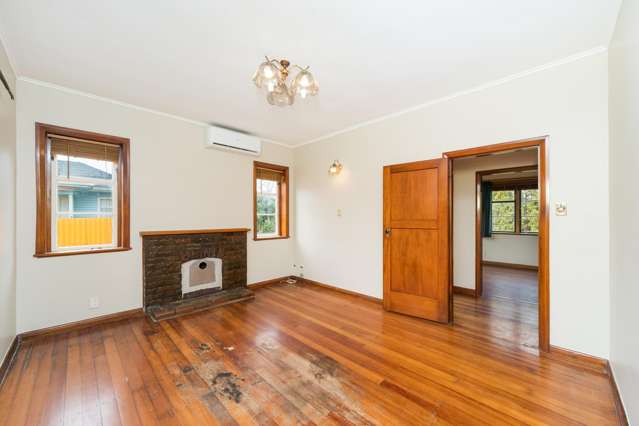 121 Savage Crescent West End_1