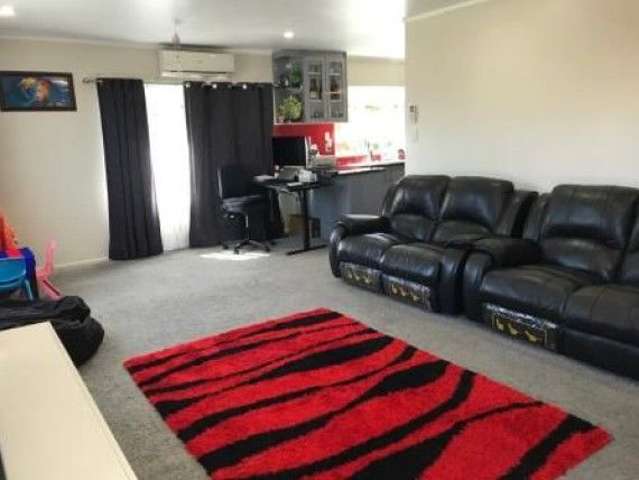 39A Robert Skelton Place Clendon Park_2