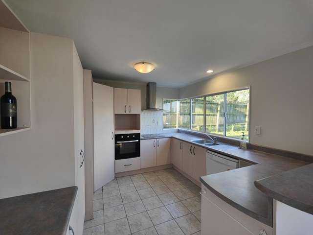 56 Whitford Road 10662_4