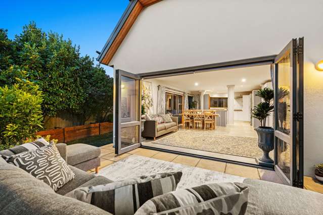 EXECUTIVE LIFESTYLE WITH PANORAMIC VIEWS