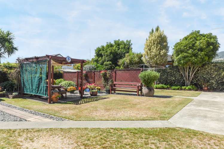 13 Newall Avenue Stoke_5