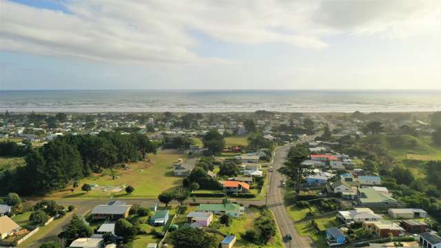 613 Waitarere Beach Road Waitarere Beach_1