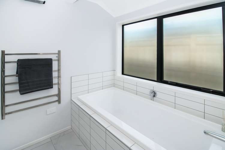 2 Ongarui Close Whalers Gate_17