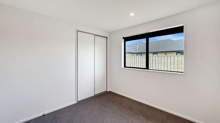 13 Quinn Cr Woodend_13
