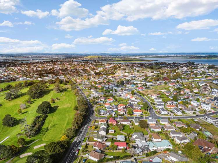 577 Richardson Road Mount Roskill_17