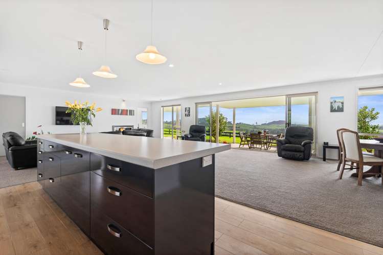 1518 Old North Road Helensville_10