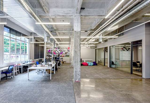 FUTURE HOUSE - MODERN OFFICE OPTIONS