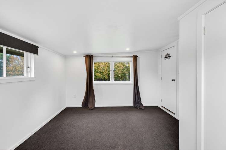 920 Park Road South Longlands_21