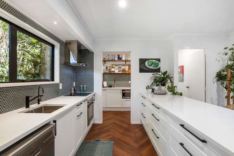 203 Scenic Drive Titirangi_9