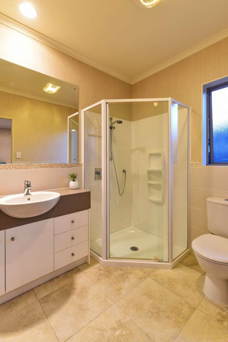 29 Stranraer Crescent Wattle Downs_20