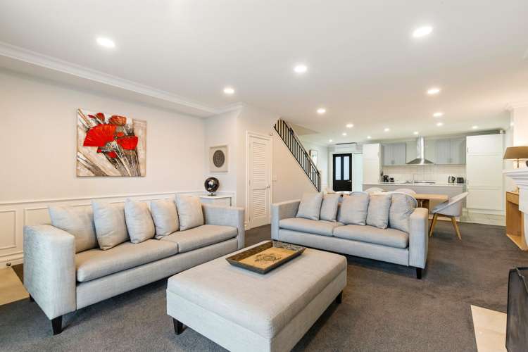 8/70 Lake Esplanade Queenstown_7