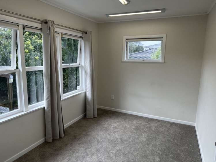 32 Chartwell Avenue Glenfield_13