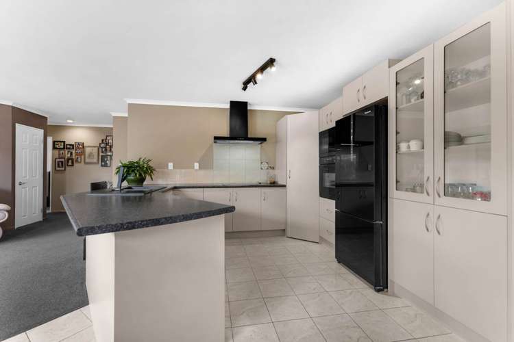 7 Holsten Place Massey_11