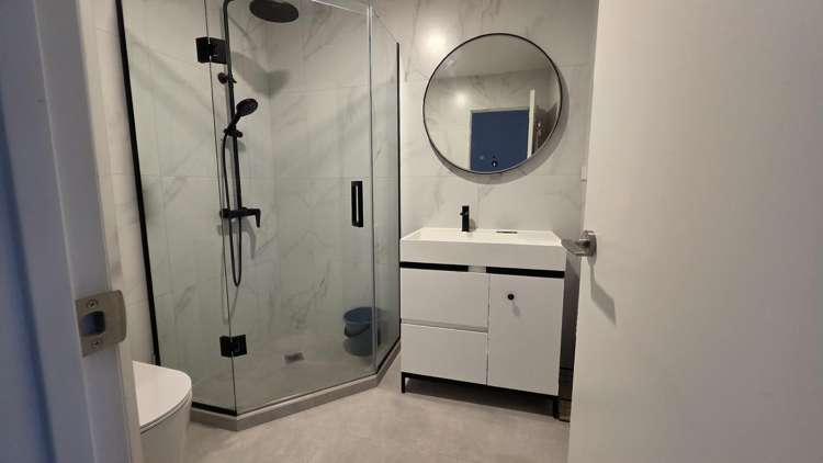 2/1 Matuhi Rise Henderson_2