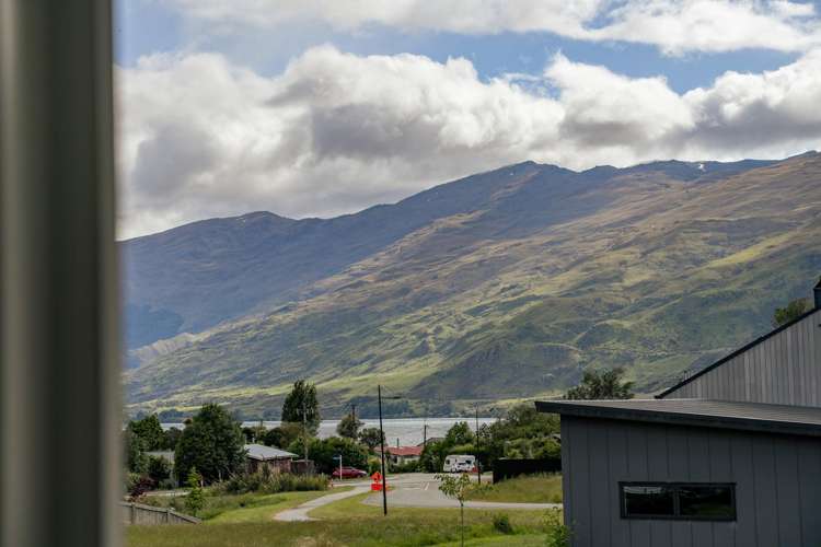 8 Lakefield Close Kingston_11