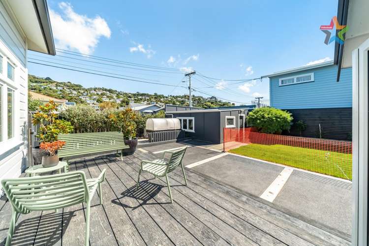 6 Wha Street Lyall Bay_6
