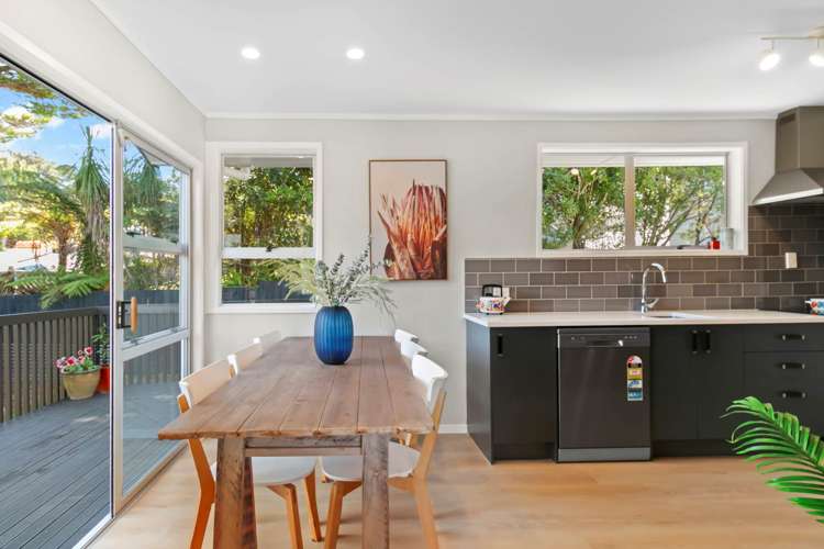 16 Onedin Place Titirangi_10