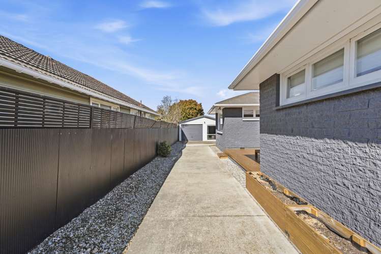 10 Torquay Place Bryndwr_32