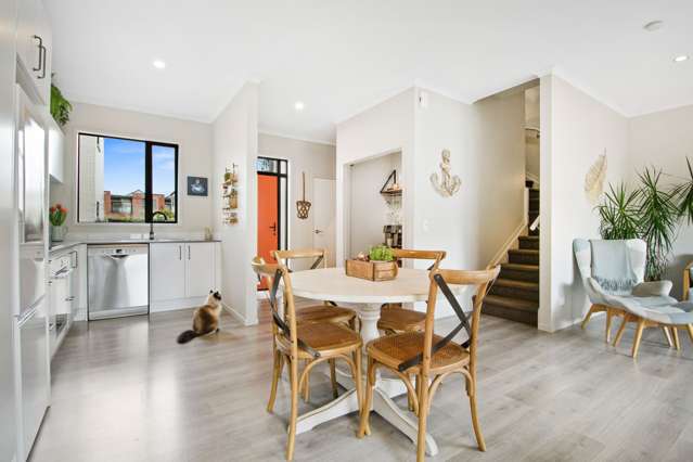 7 Glidepath Road Hobsonville_3