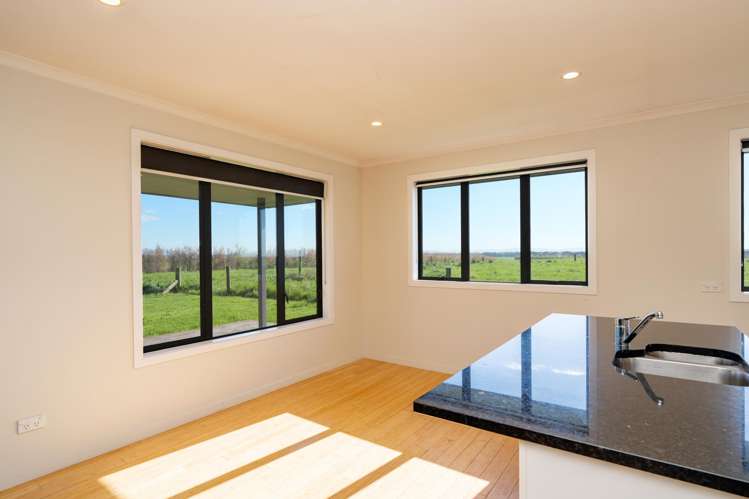 372 Lindsay-Calcium Road Isla Bank_11