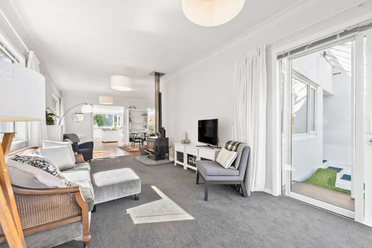 48 Gurney Road Kelson_16