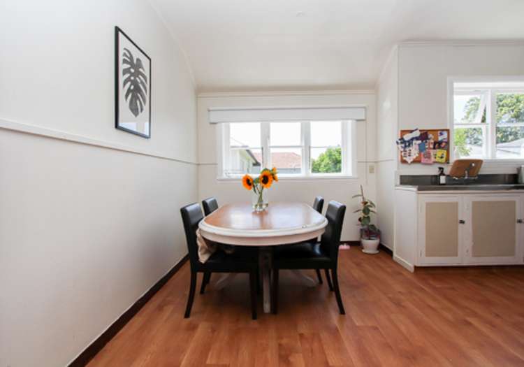 2 Bains Avenue 1074_8