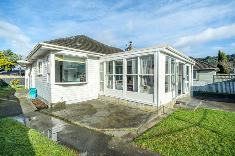 24 Roberts Street Tawa_12