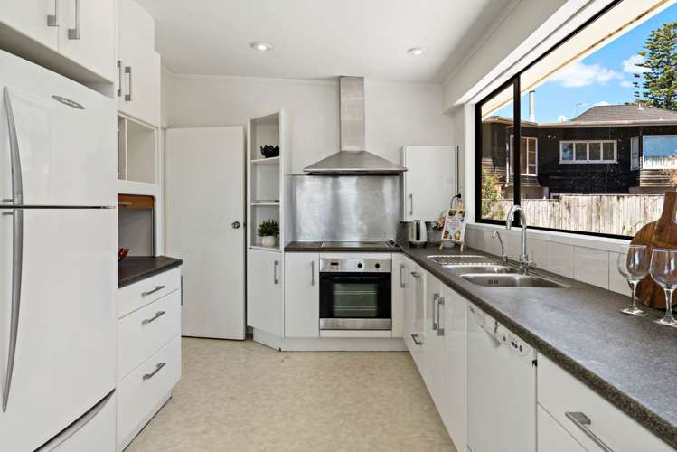 49 Hawkins Street Meadowbank_18