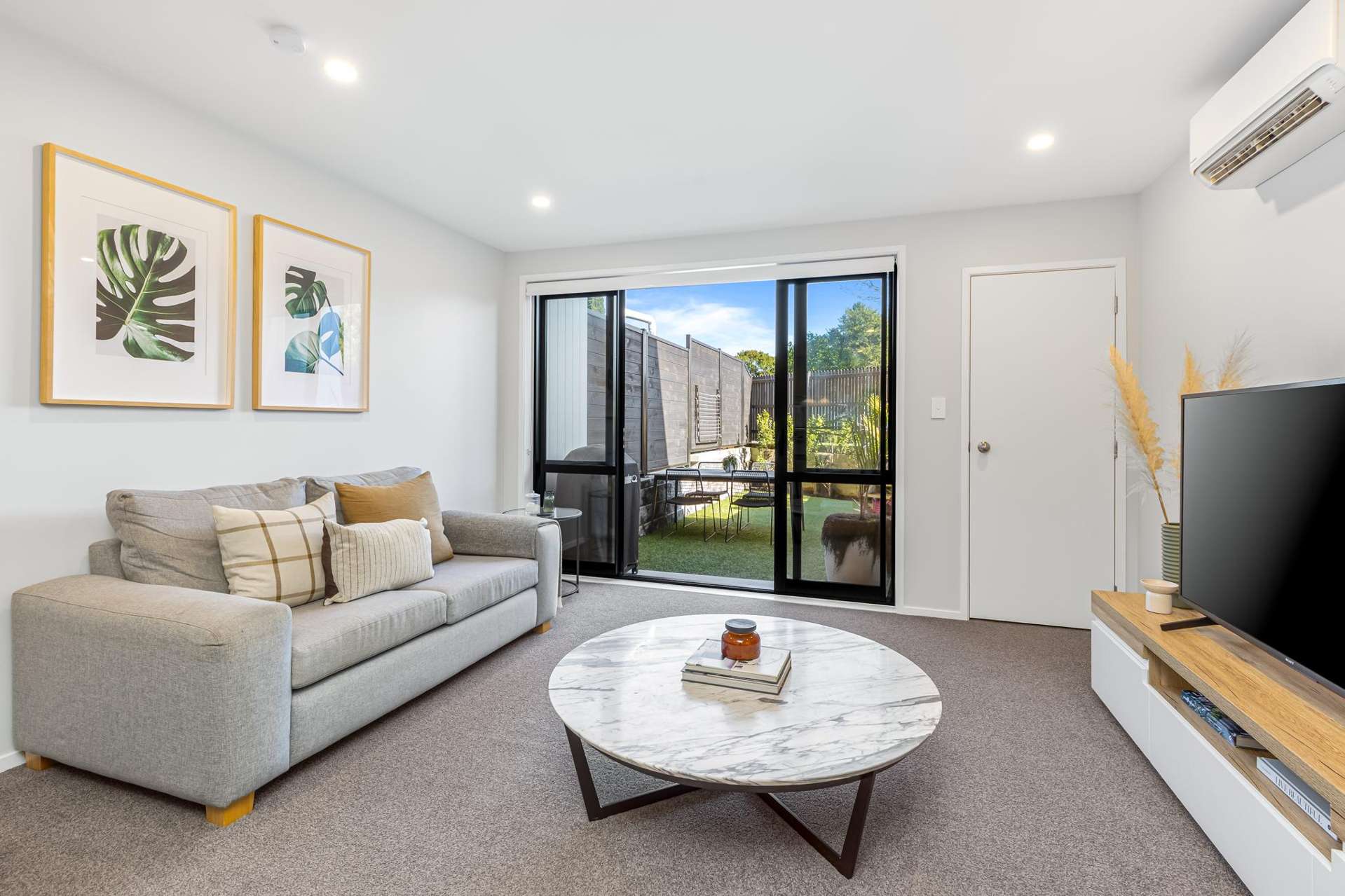 8/3 Fairdale Place Birkdale_0