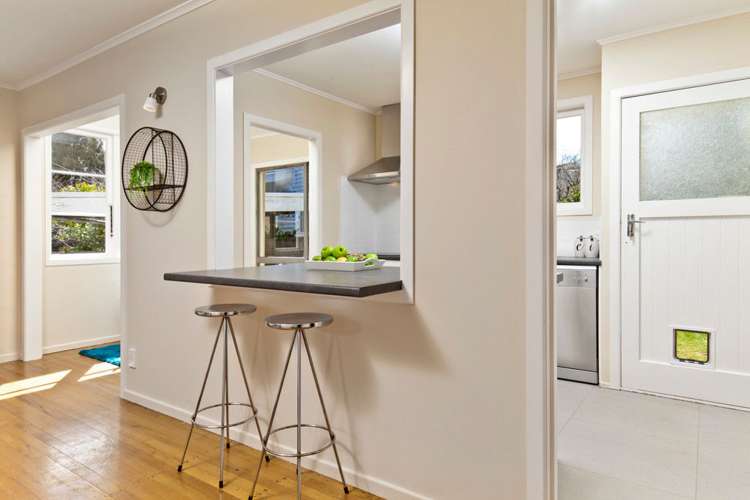 2/7 Vera Road Te Atatu South_8