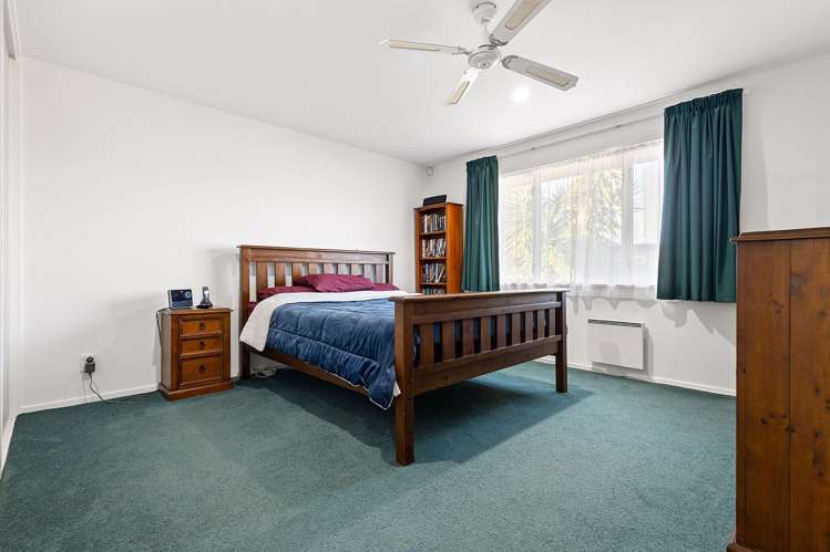 19 Springs Road Hornby_11