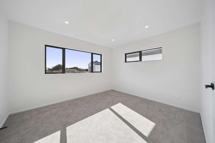 10-12 Clendon Place Manurewa_37